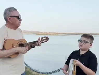 Dia das Crianças: menino de 11 anos conquista as redes sociais cantando clássicos do samba