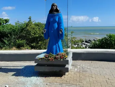 Proteção de vidro de estátua de Iemanjá foi quebrada após briga entre homens, em João Pessoa