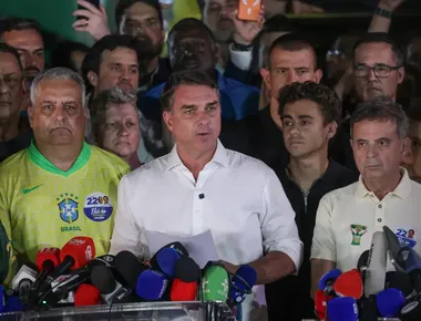 Flávio Bolsonaro apaga carta golpista em que se dizia ‘presidente eleito’ do Brasil