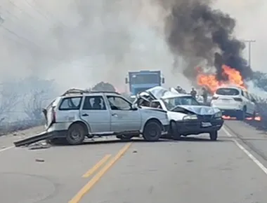 Criança é internada em estado grave após acidente com seis carros em Alhandra