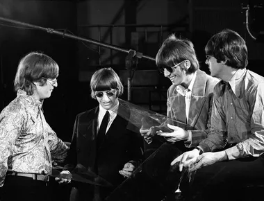 Revolver, 60 anos