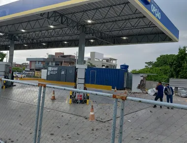 Suspeitos explodem posto de combustíveis e trocam tiros com a polícia, em João Pessoa