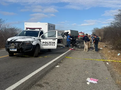 
					Pai de motorista de caminhonete morto em acidente na PB diz que filho viajou em seu lugar
				
				