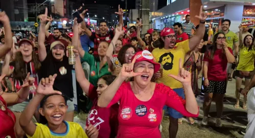 
					Apoiadores de Lula fazem atos em comemoração pela reeleição em cidades da Paraíba
				
				