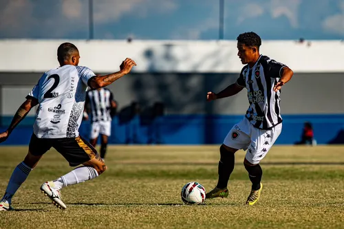 
					Botafogo-PB empata com Amazonas e desperdiça chance de virar líder da Série C
				
				