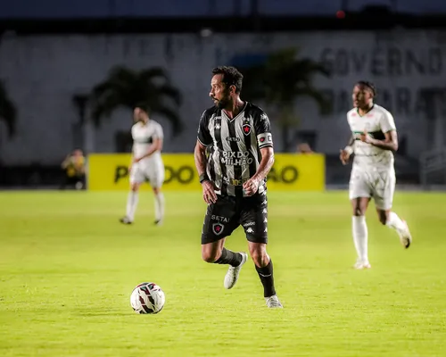 
					Botafogo-PB empata com Maringá e fica em situação difícil na Série C
				
				