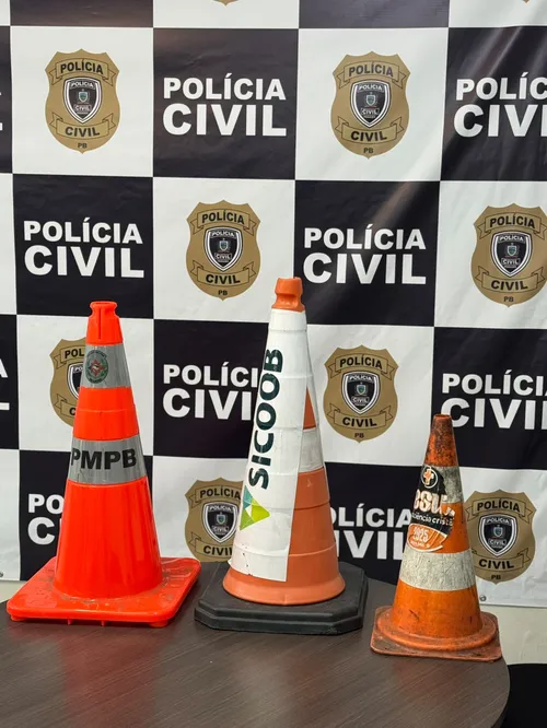 
					Câmera flagra homem furtando cone em João Pessoa
				
				