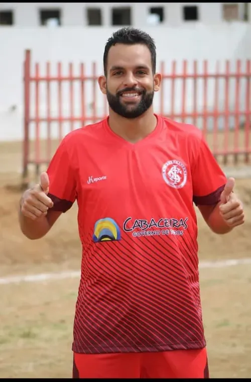 
					Conheça Maike, meia que marcou três gols na estreia da 2ª divisão do Paraibano 2026
				
				