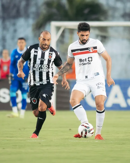 
					Depois de jogo tenso, Botafogo-PB e Santa Cruz podem voltar a se enfrentar na Série C; entenda
				
				