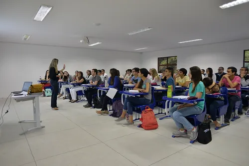 
					Formação médica contemporânea reforça a centralidade de competências socioemocionais e do cuidado
				
				