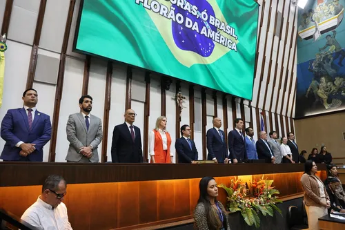 
					Leonardo Quintans recebe título de Cidadão Baiano por atuação no Ministério Público da Bahia
				
				