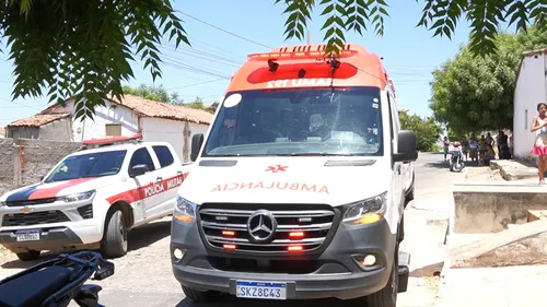 
					Polícia investiga invasão e queima de objetos em casa onde bebê foi morto a facadas, em Patos
				
				