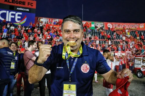 
					Relembre a primeira passagem de Leandro Sena no comando do Sousa
				
				