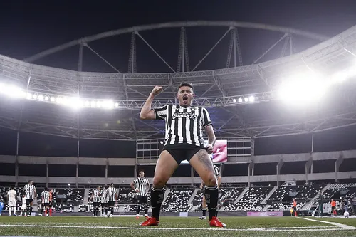
					Tiquinho volta a marcar pelo Botafogo e se torna o maior artilheiro do clube nos pontos corridos
				
				