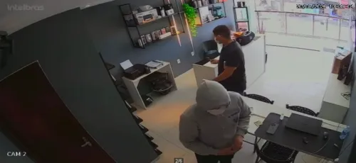 
					Três suspeitos de integrar grupo investigado por roubos em João Pessoa são presos em SC
				
				