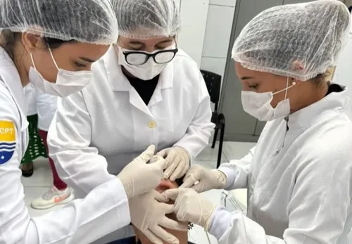 
					UFPB produz próteses artesanais e promove reabilitação de pessoas com deformidades faciais

				