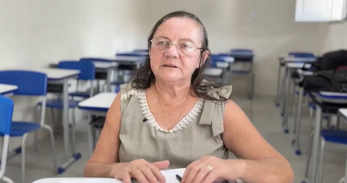 Aos 65 anos, mulher que não estudou na infância aprende a ler e escreve primeiro livro na PB