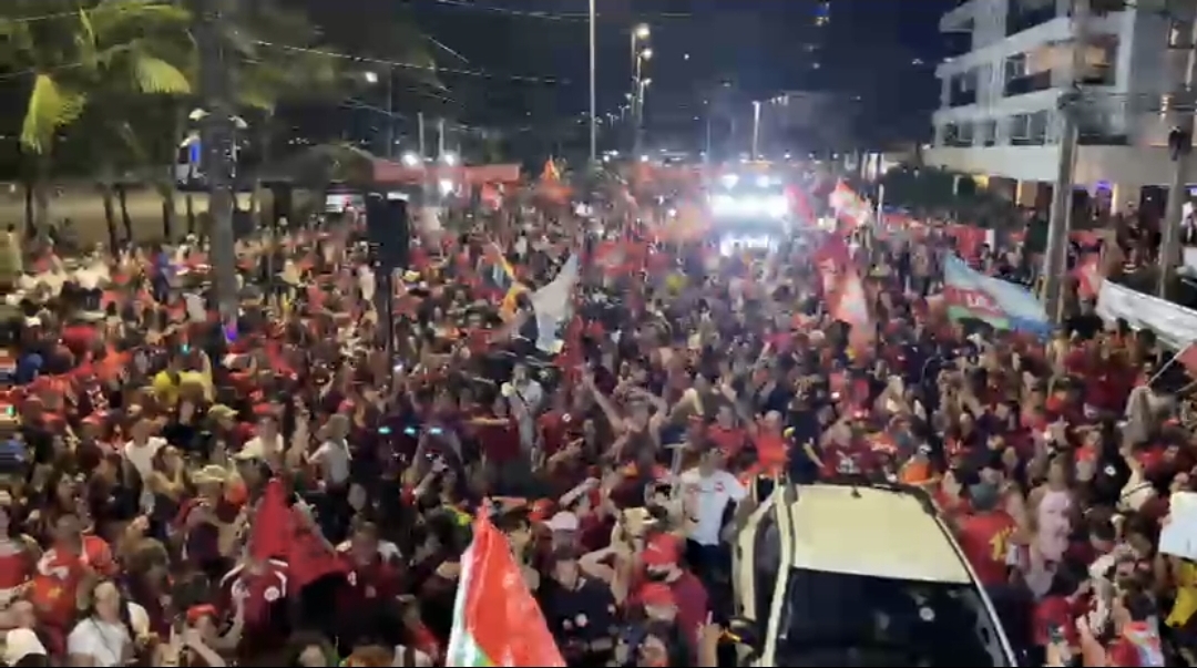 Apoiadores fazem ato pela reeleição de Lula na orla de João Pessoa