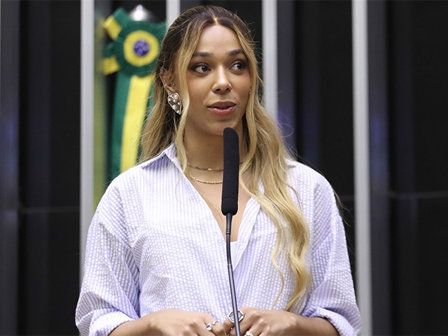 Autora do fim da 6x1, Erika Hilton participará de manifestação em João Pessoa nesta terça-feira