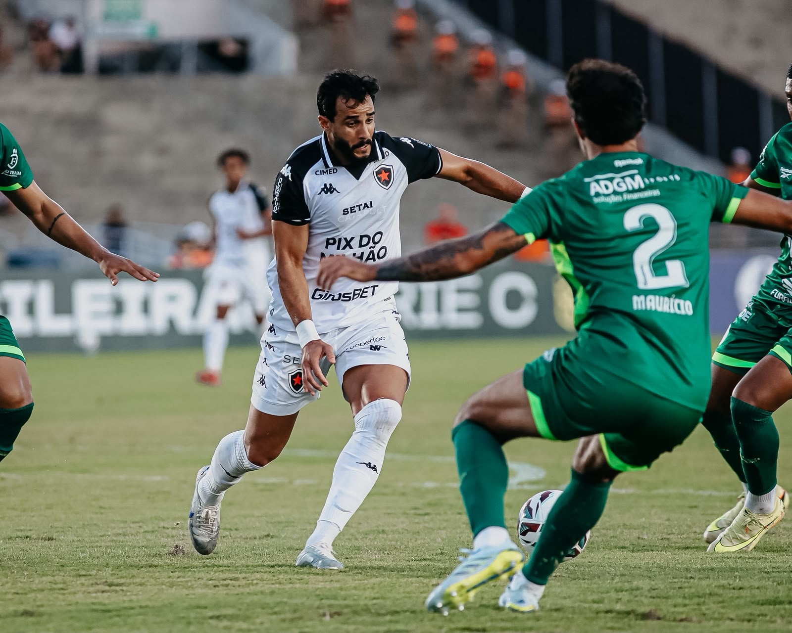 Botafogo-PB vira sobre o Guarani e garante classificação antecipada na Série C