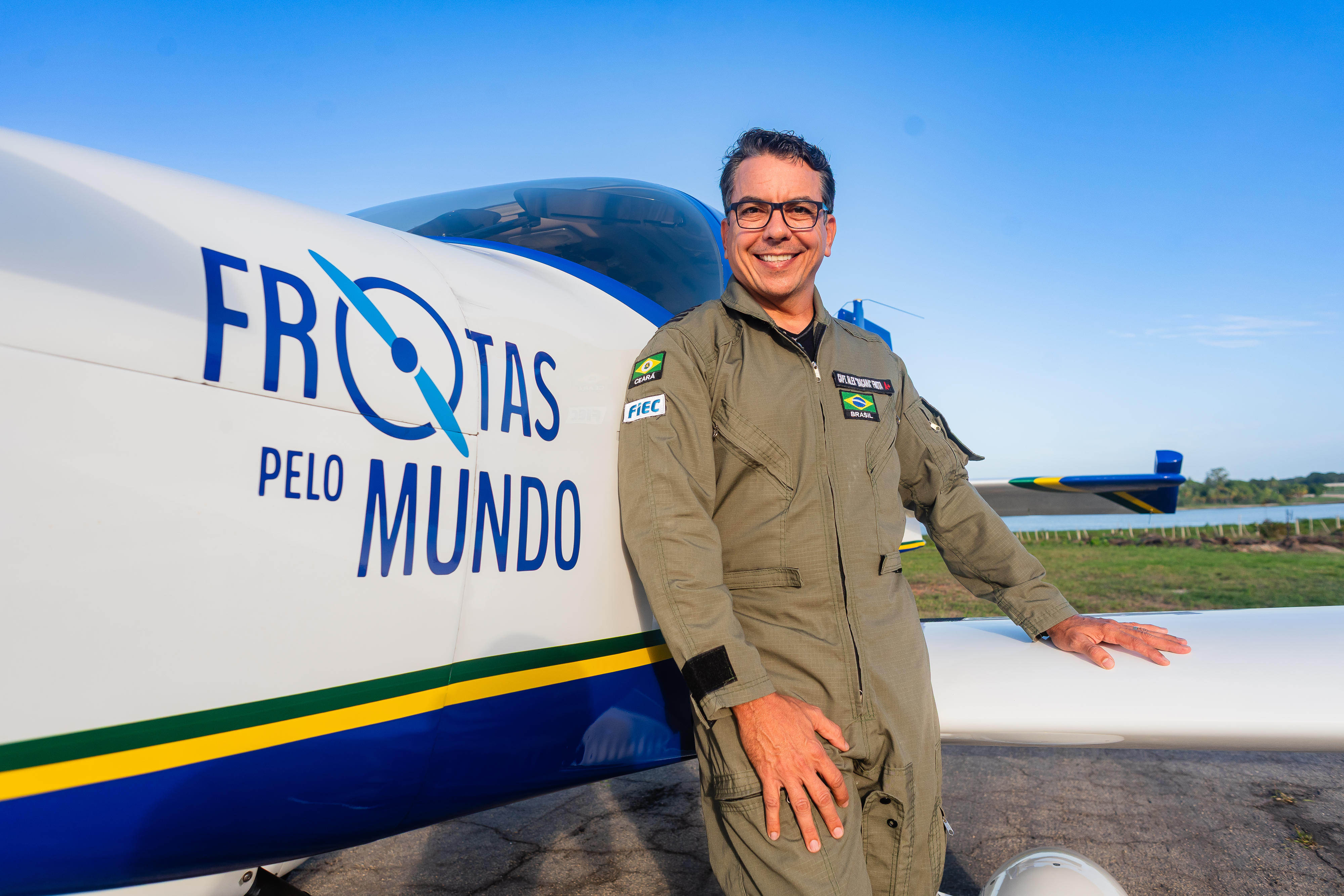 Brasileiro faz parada em João Pessoa após volta ao mundo solo em monomotor