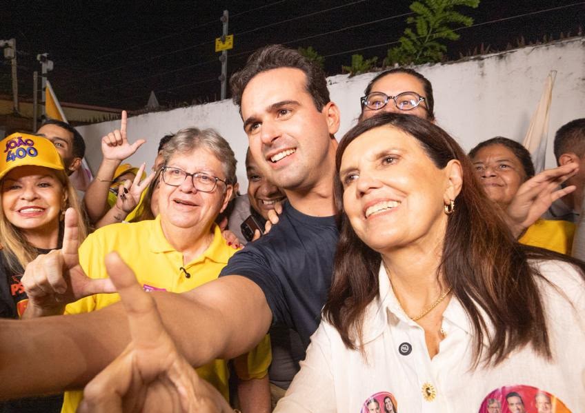 Cícero aciona TRE-PB contra Lucas Ribeiro e João Azevêdo por 'inchaço' na folha em ano eleitoral