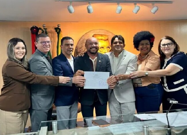 Com eleição em andamento, vereadores articulam sucessão nas Câmaras de Campina e João Pessoa