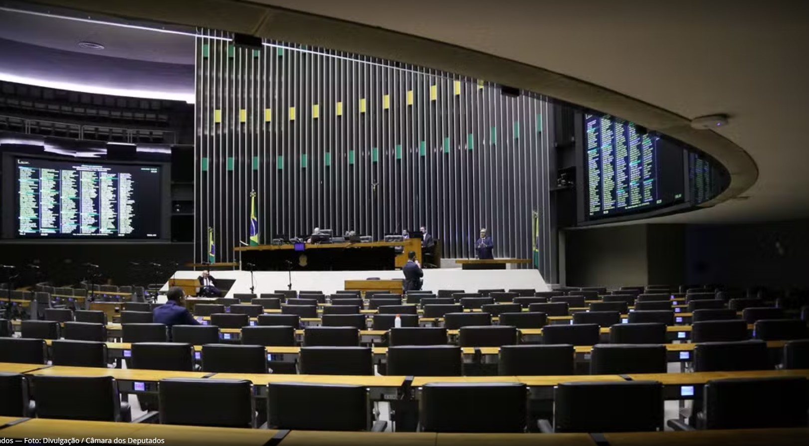 Concurso da Câmara dos Deputados abre inscrições com salários de R$ 32 mil