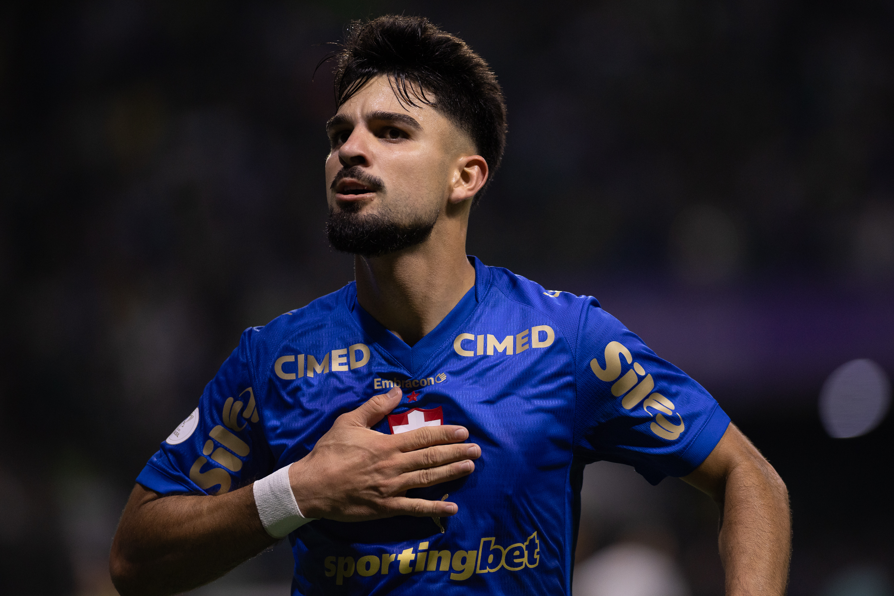 De volta ao passado: por que a redução de estrangeiros é um tiro no pé do futebol brasileiro
