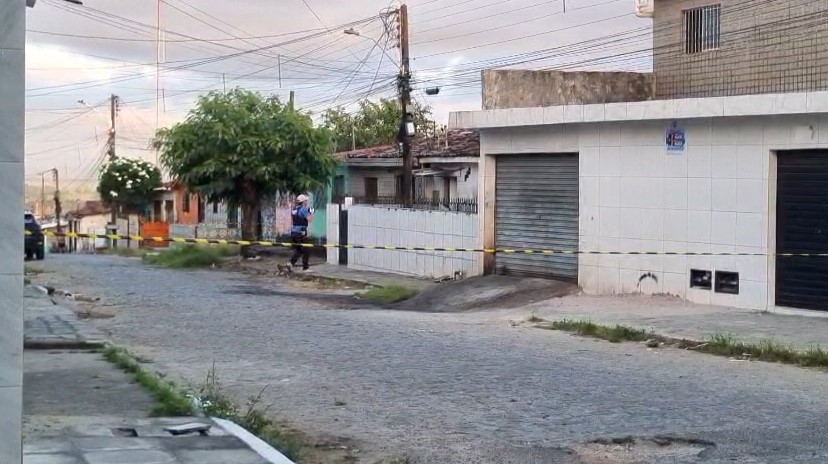 Panorama: Homem é morto dentro de casa por suspeito que dizia ser policial, em Santa Rita