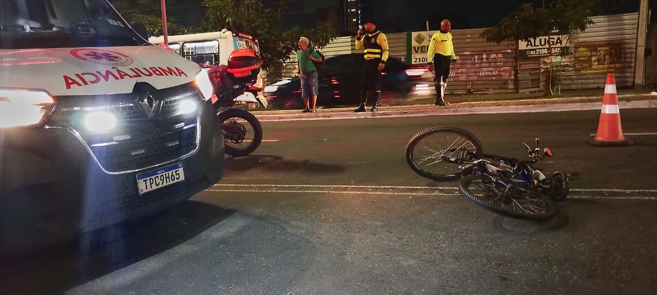 Homem morre após colisão entre ciclomotor e ônibus, em João Pessoa