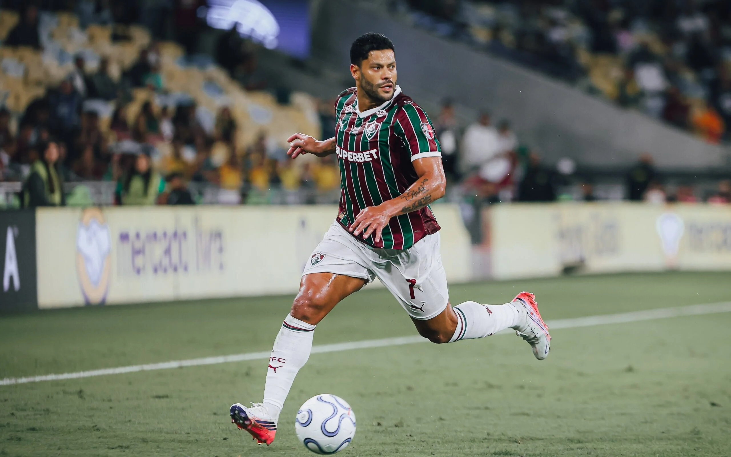 Hulk é vaiado em empate do Fluminense na Libertadores e desabafa: "Não posso desanimar"