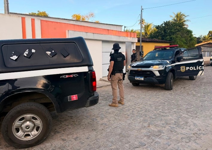 Operação da Polícia Civil prende homem com drogas e R$ 11 mil em Marcação, na Paraíba