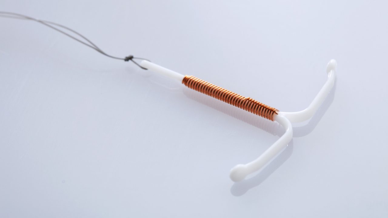 Planos de saúde terão que cobrir DIU hormonal em casos de endometriose; entenda