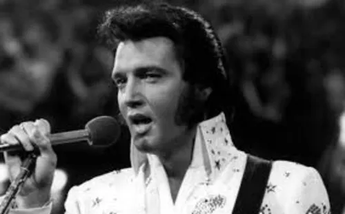 
				
					Elvis Presley morreu há 40 anos. Elvis está vivo!
				
				