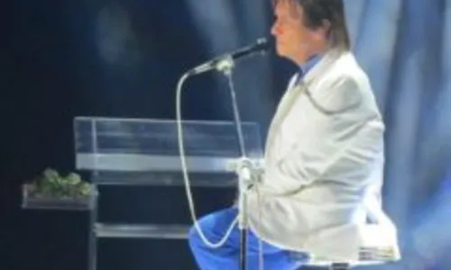 
				
					Roberto Carlos ao vivo em João Pessoa. Veja fotos do show
				
				
