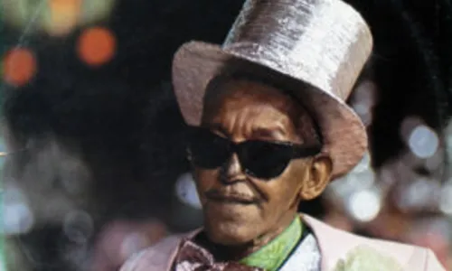 
				
					Cartola era um príncipe do samba! Um anjo posto em Mangueira!
				
				