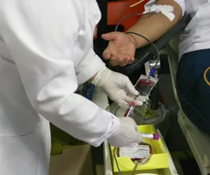 'Eu chamo de amor à vida', conta jovem sobre doação de sangue