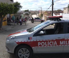 Homem é assassinado a tiros após deixar dois netos na escola em Campina Grande