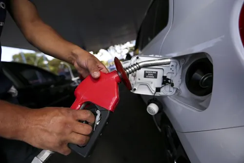 
				
					Aumento de R$ 0,10 no preço do litro da gasolina é constatado em João Pessoa
				
				