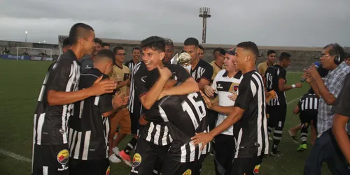 
				
					Botafogo e Raposa sobem no ranking da CBF e são os melhores da PB
				
				