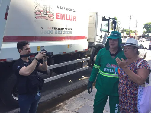 
				
					Padre Reginaldo Manzotti vive dia de gari em João Pessoa
				
				