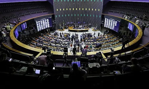 
                                        
                                            Plenário poderá votar projetos sobre segurança pública e MPs da mineração
                                        
                                        