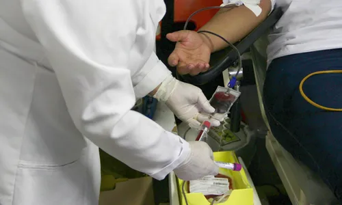 
                                        
                                            'Eu chamo de amor à vida', conta jovem sobre doação de sangue
                                        
                                        