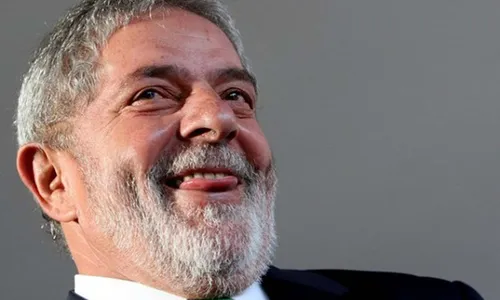 
                                        
                                            Lula diz que quer disputar presidência com Luciano Huck e o provoca
                                        
                                        