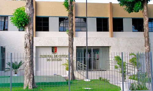 
                                        
                                            TCE julga irregulares contratos de prefeituras com escritório de advocacia
                                        
                                        