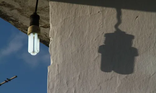 
                                        
                                            Conta de luz de janeiro terá bandeira verde, sem cobrança extra
                                        
                                        