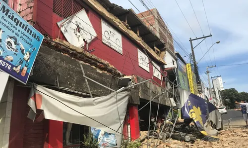 
                                        
                                            Marquise de loja de motos cai no Centro de João Pessoa na tarde desta sexta
                                        
                                        