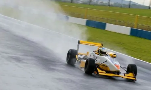 
                                        
                                            Piloto paraibano assume terceiro lugar na classificação da F3 Brasil
                                        
                                        