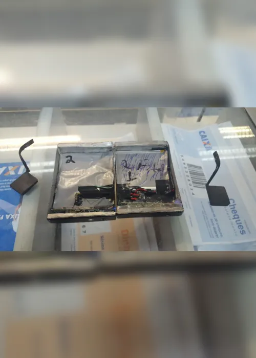 
                                        
                                            Polícia encontra equipamentos de clonagem de cartões em agência bancária no Sertão
                                        
                                        